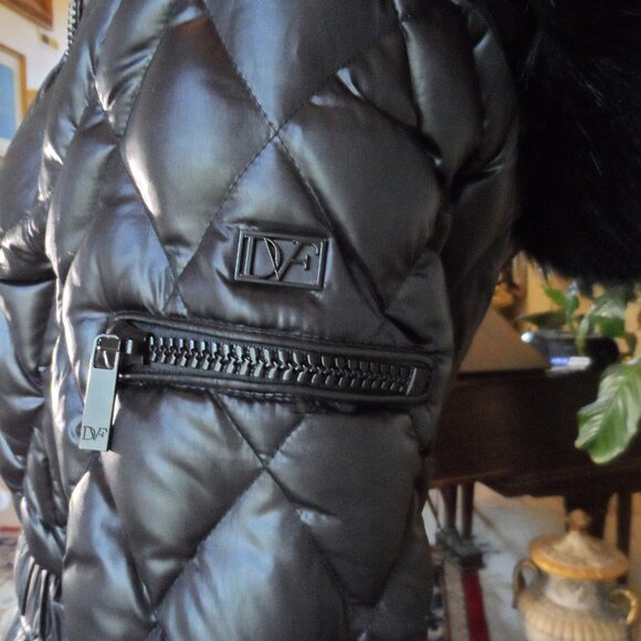 New Diane Von Furstenberg Black Quilted Down Coat w/Faux Fur Trim Hood Size S - Picture 10 of 16